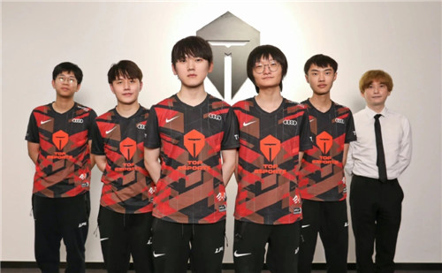 以及两队的 以及两队的